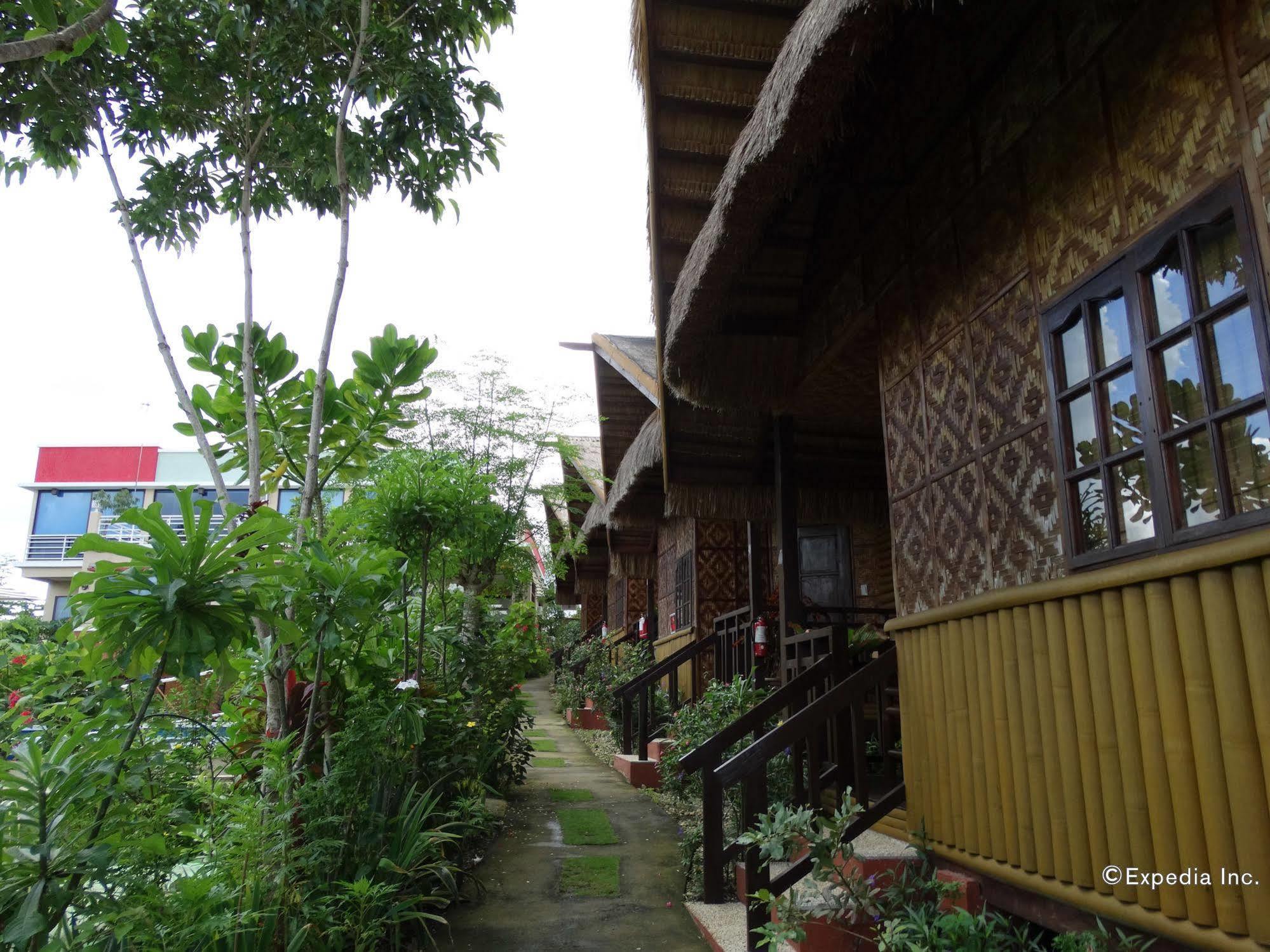 Villa De Gloria Tabalong Экстерьер фото